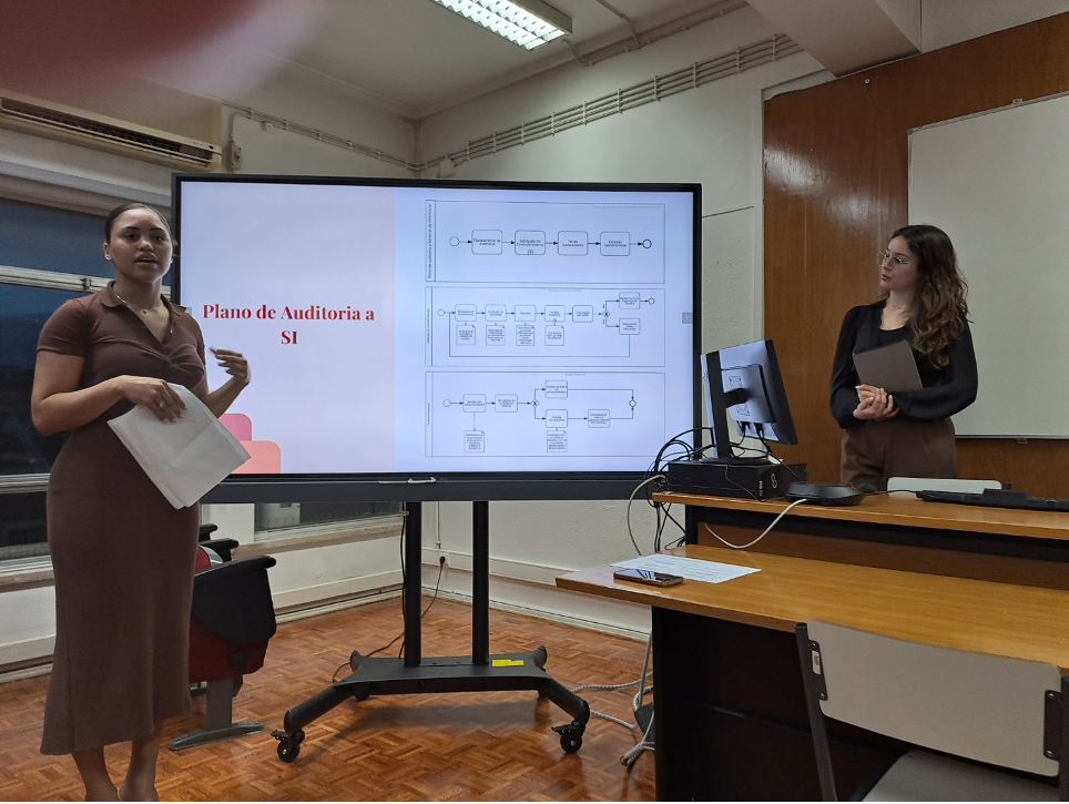 Tema: Auditoria e Avaliação de Controlo Interno em Sistemas de Informação